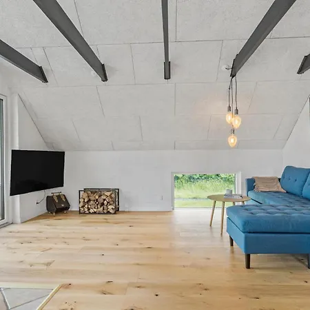 Beautiful In With Kitchen Holiday home