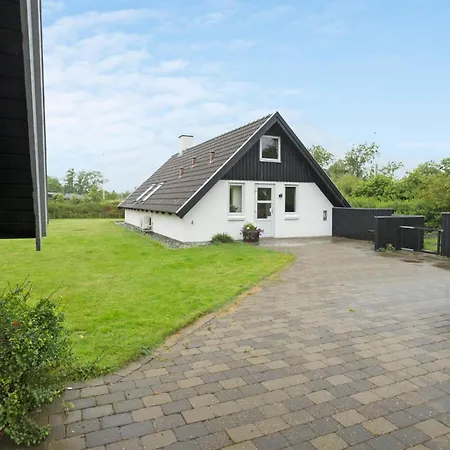 Holiday home Beautiful In With Kitchen